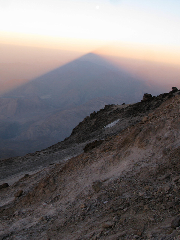 Damavand 5610m climbing 