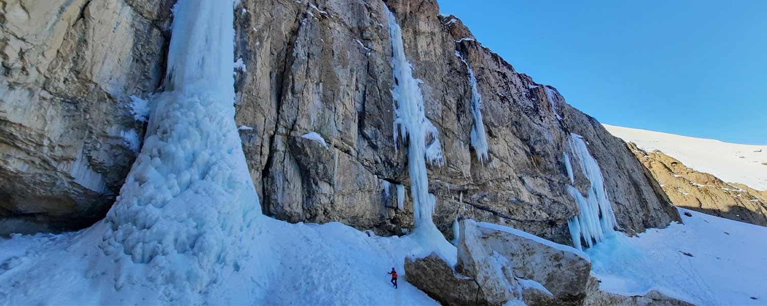 Ice-climbing-iran.jpg