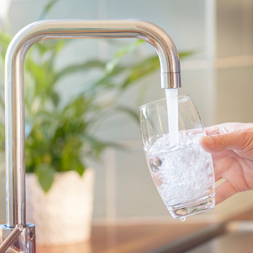  Is it safe to drink the water from the tap? What are other options?