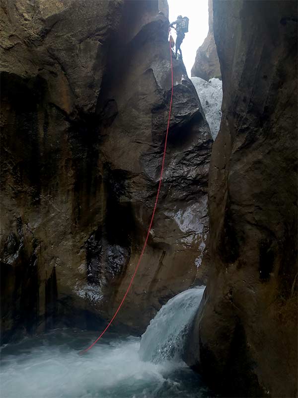 Canyoning in Alamut