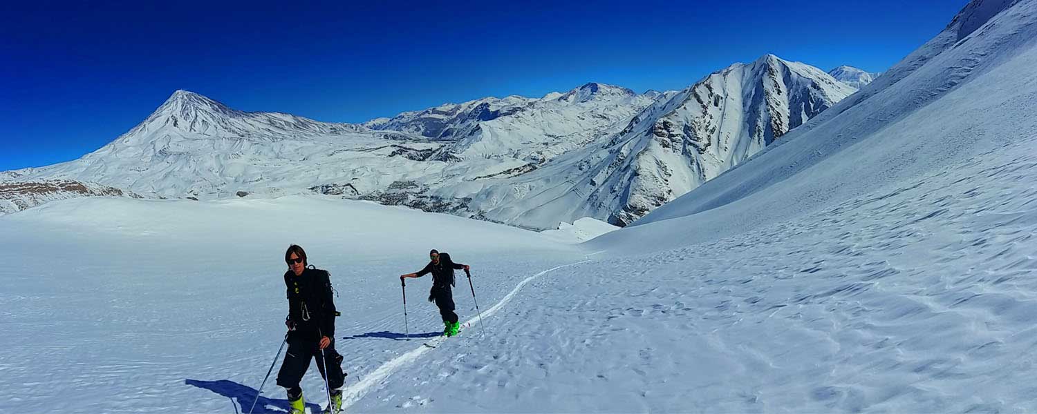 Ski touring Damavand<