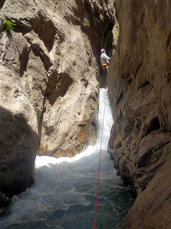 Canyoning in Alamut