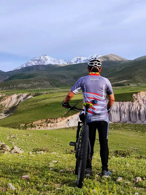 Cycling in Azerbaijan mountain